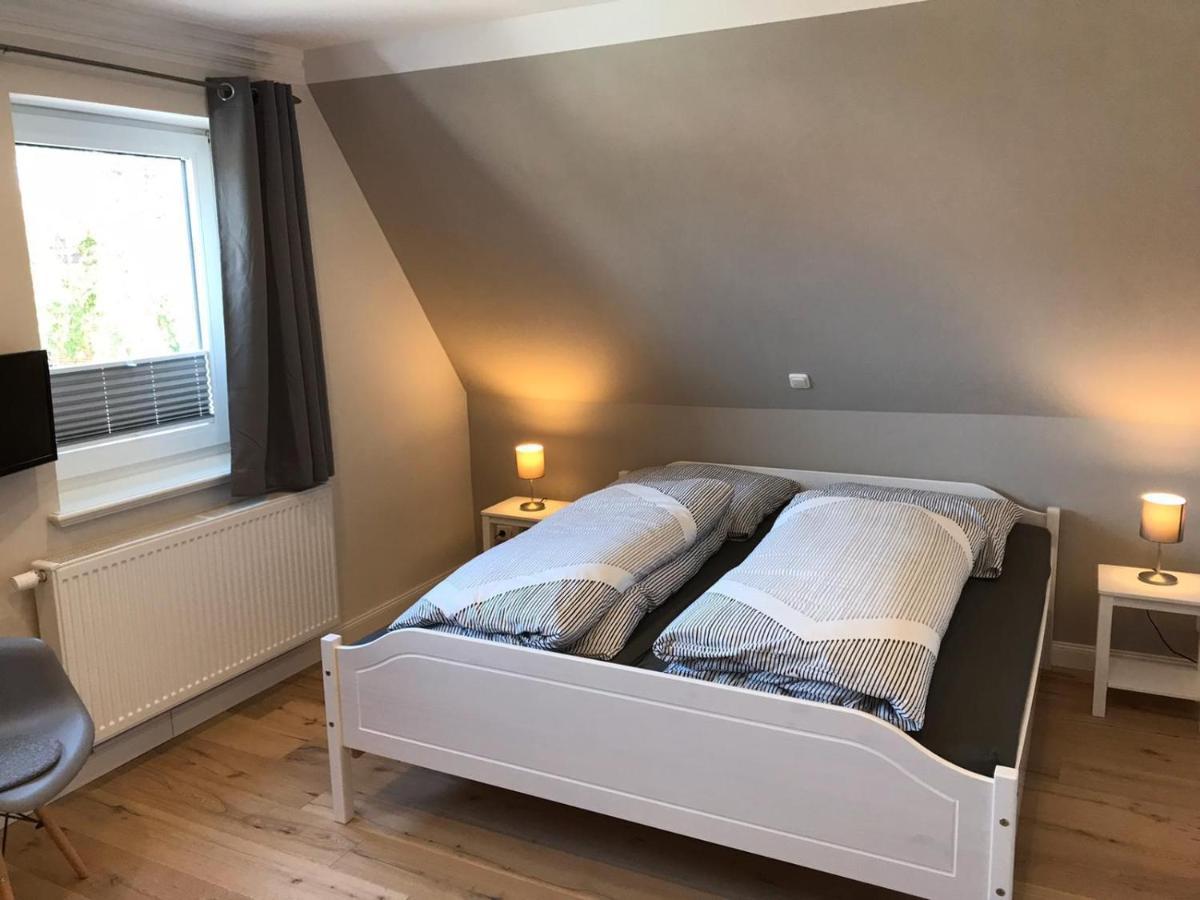 Ferienwohnung „Opa'S Tohuus“Mit Fahrraedern, Husum Husum  Exterior photo